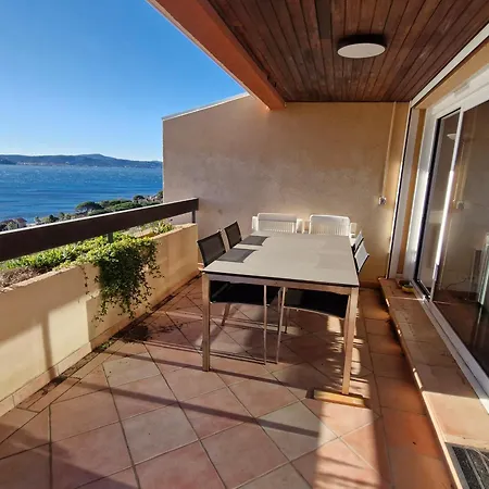 דירה 2 Pieces Avec Climatisation, Terrasse, Piscine Et Parking, Pres De La A Ste Maxime - Fr-1-780-90 סן-מקסים