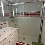 2 Pieces Avec Climatisation, Terrasse, Piscine Et Parking, Pres De La A Ste Maxime - Fr-1-780-90 * Sainte-Maxime