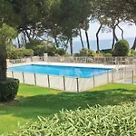2 Pieces Avec Climatisation, Terrasse, Piscine Et Parking, Pres De La A Ste Maxime - Fr-1-780-90 Sainte-Maxime