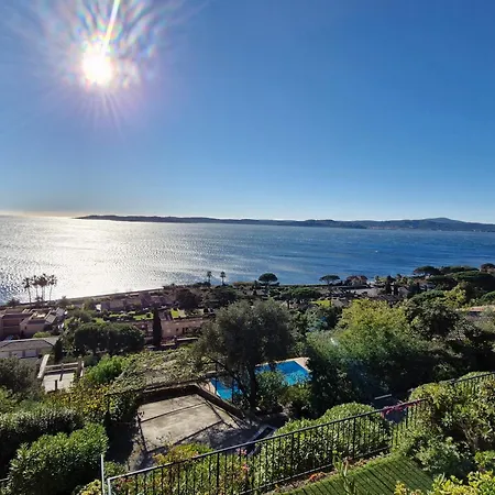 Apartment 2 Pieces Avec Climatisation, Terrasse, Piscine Et Parking, Pres De La A Ste Maxime - Fr-1-780-90 *