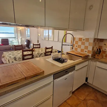 Apartment 2 Pieces Avec Climatisation, Terrasse, Piscine Et Parking, Pres De La A Ste Maxime - Fr-1-780-90 Sainte-Maxime
