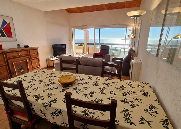 2 Pieces Avec Climatisation, Terrasse, Piscine Et Parking, Pres De La A Ste Maxime - Fr-1-780-90 Апартаменти Сент-Максім